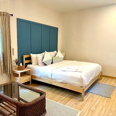 Warm White Hua Hin House Hotel Exterior foto