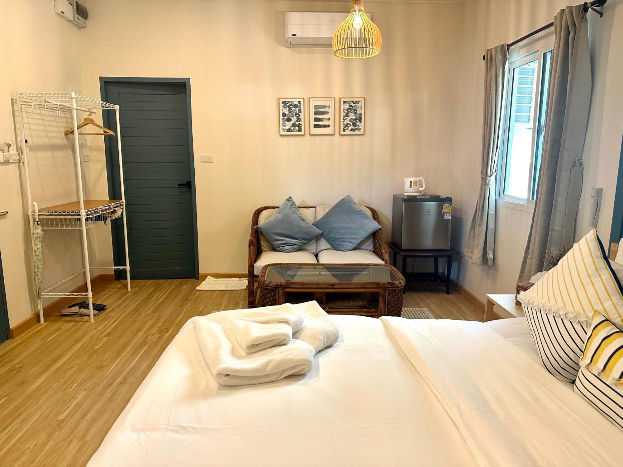 Warm White Hua Hin House Hotel Exterior foto